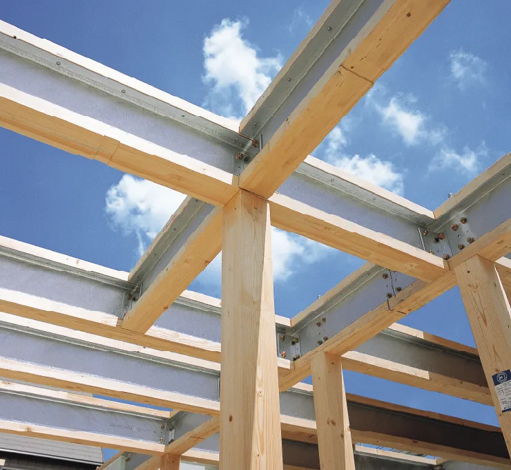 テクノビームを用いた木と鉄のハイブリッド構造の様子