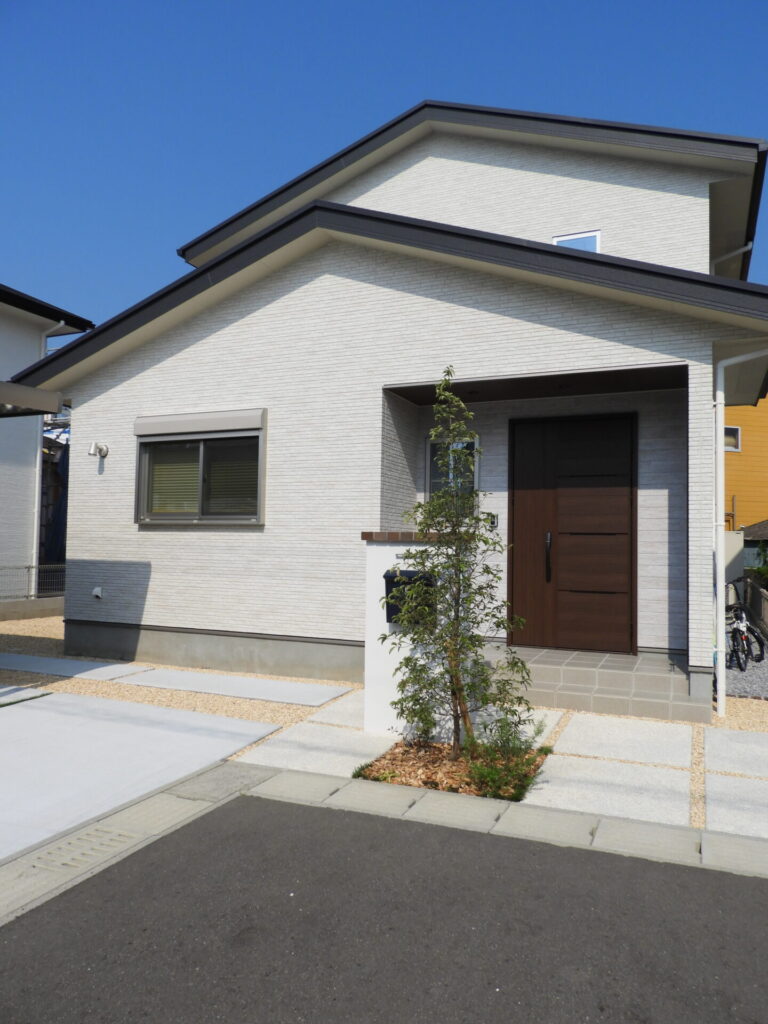 暮らしを整える家事楽動線の家｜パントリーとサニタリー収納で叶えるシンプルナチュラルな注文住宅